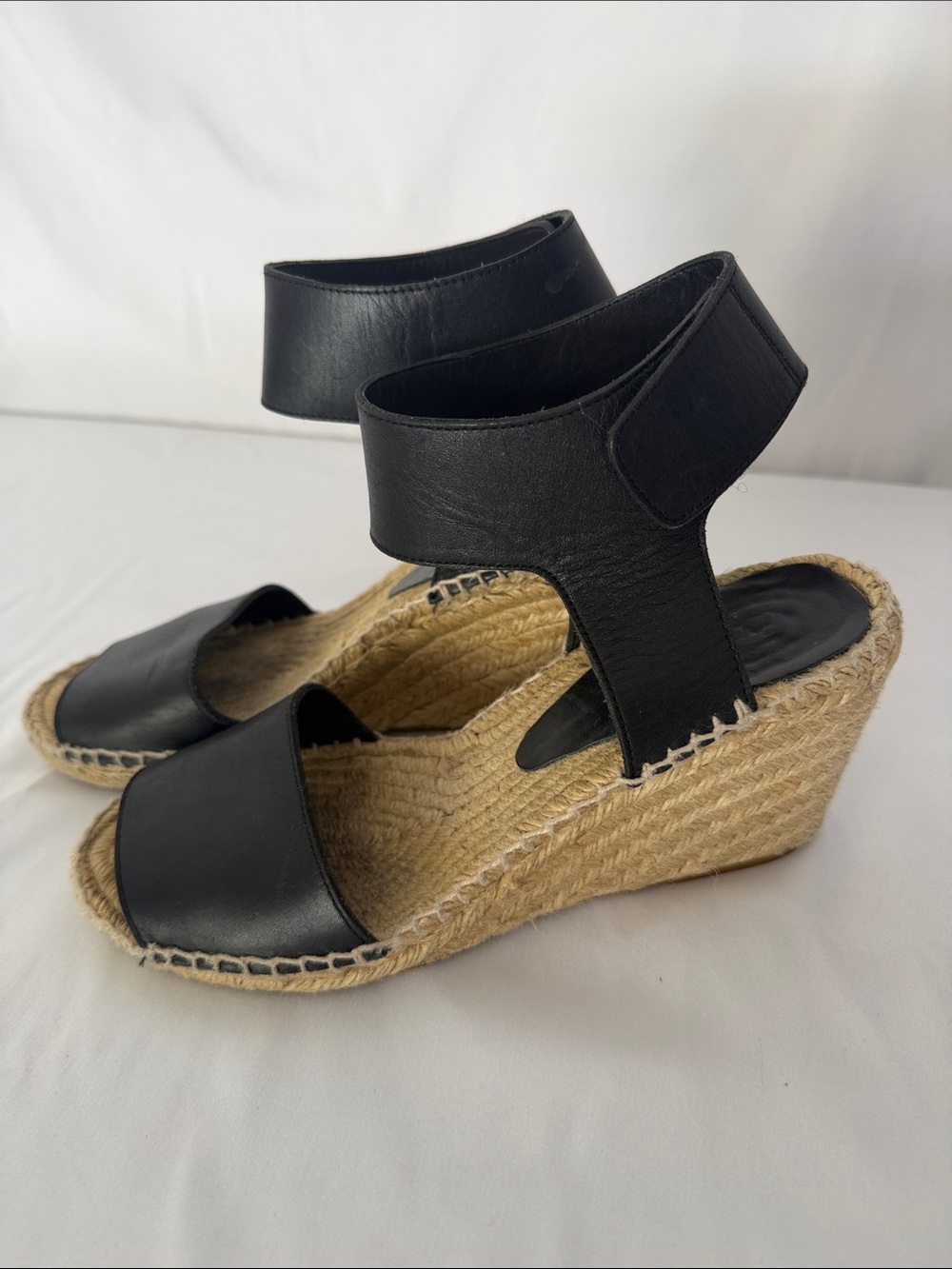Vince SZ 8 Black Leather Espadrille Wedge Sandals with Velcro ankle cuff